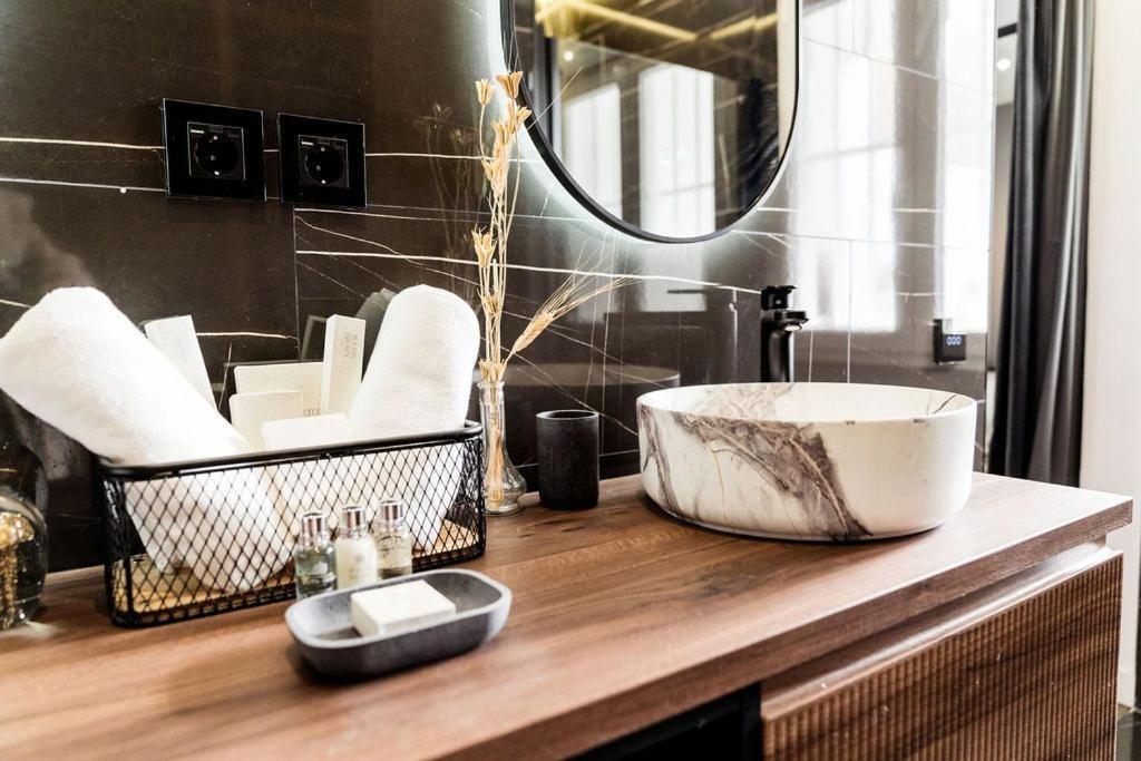 Luxury And Elegant Apartment Мадрид Экстерьер фото