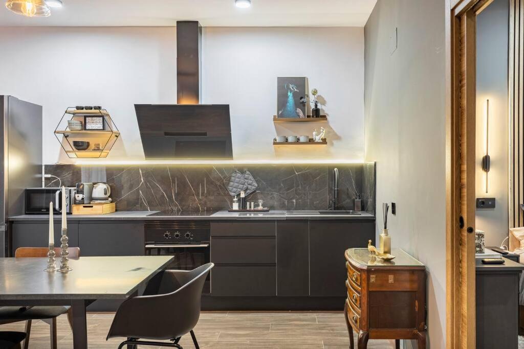 Luxury And Elegant Apartment Мадрид Экстерьер фото