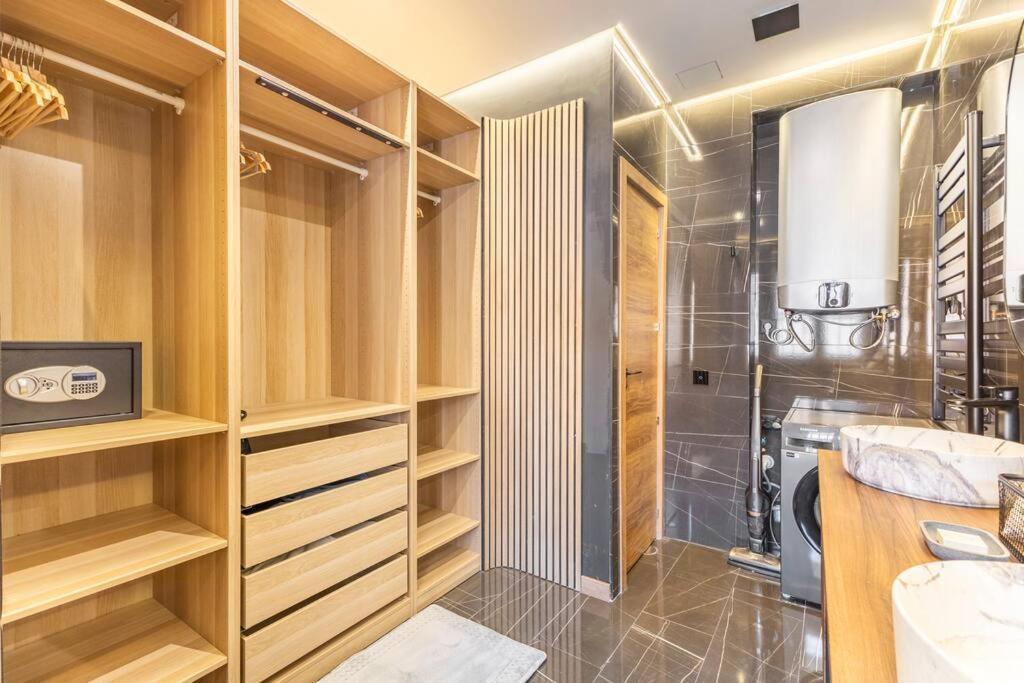 Luxury And Elegant Apartment Мадрид Экстерьер фото